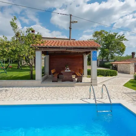 House Semy With Private Pool * Pazin