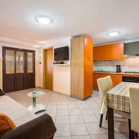 House Semy With Private Pool Vila *