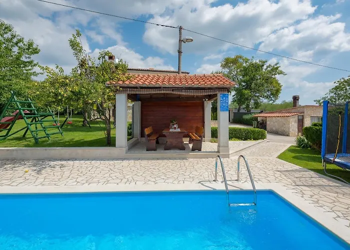 House Semy With Private Pool * Pazin