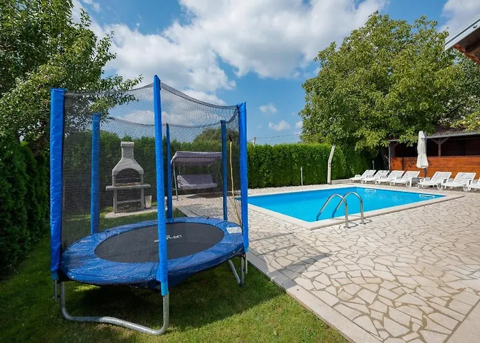 House Semy With Private Pool Vila