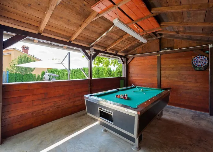 House Semy With Private Pool * Pazin