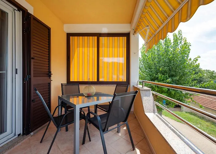 House Semy With Private Pool * פאזין