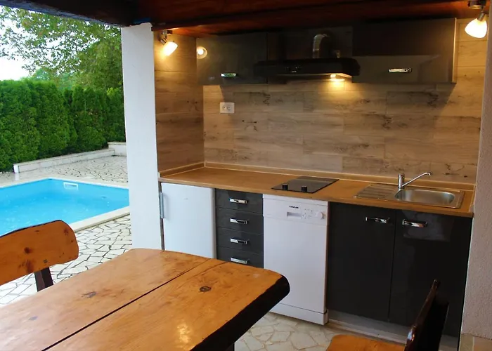 House Semy With Private Pool * Pazin