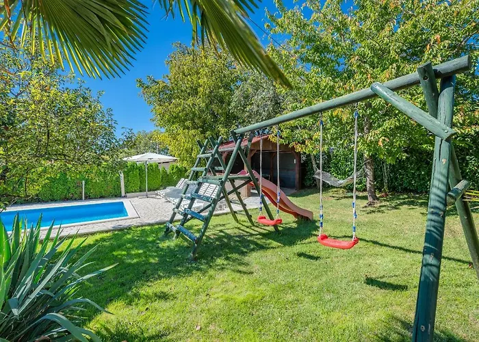 House Semy With Private Pool * פאזין