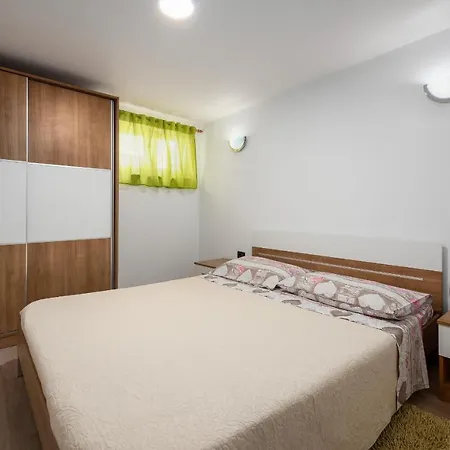 House Semy With Private Pool Pazin